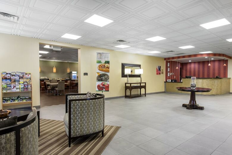 Hotel Quality Inn & Suites
