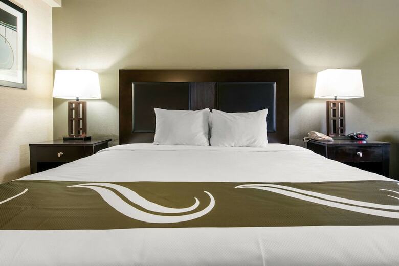 Hotel Quality Inn & Suites