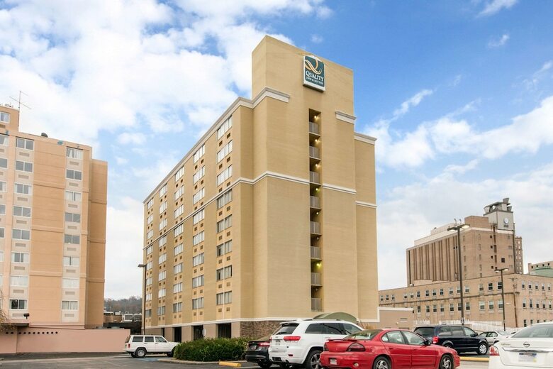 Hotel Quality Inn & Suites