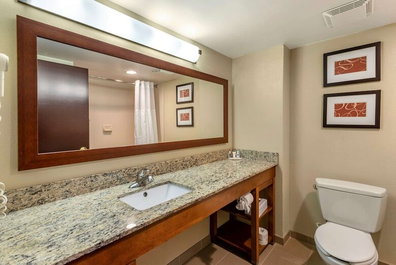 Hotel Comfort Suites Newark - Harrison
