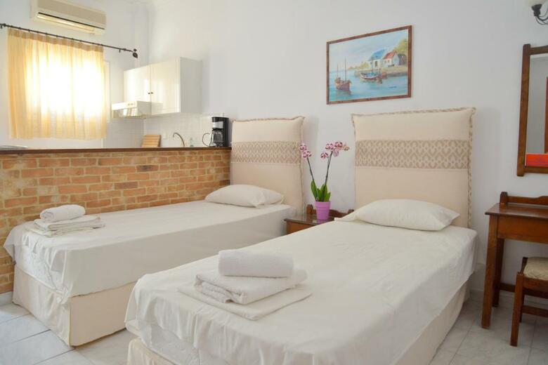 Giannis Hotel Apartments