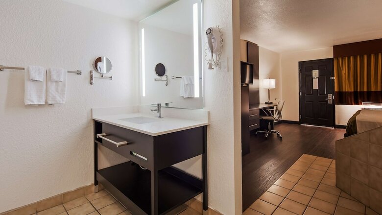 Surestay Hotel By Best Western Phoenix Airport
