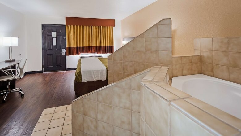 Surestay Hotel By Best Western Phoenix Airport
