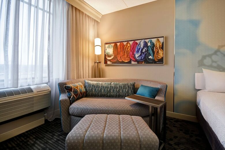 Hotel Courtyard By Marriott Louisville Airport