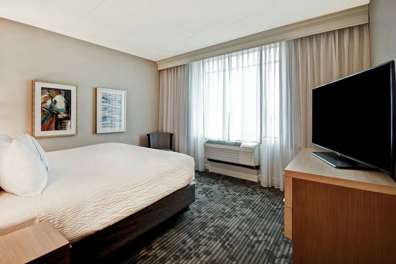 Hotel Courtyard By Marriott Louisville Airport