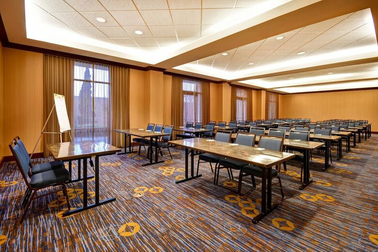 Hotel Courtyard By Marriott Louisville Airport