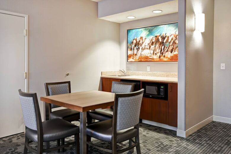 Hotel Courtyard By Marriott Louisville Airport