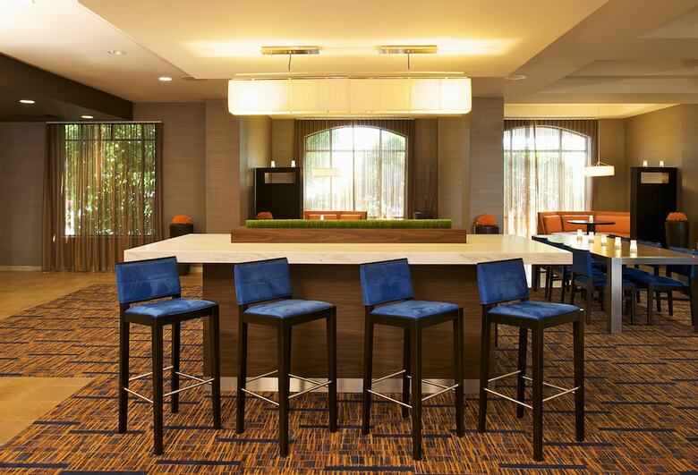 Hotel Courtyard By Marriott Louisville Airport