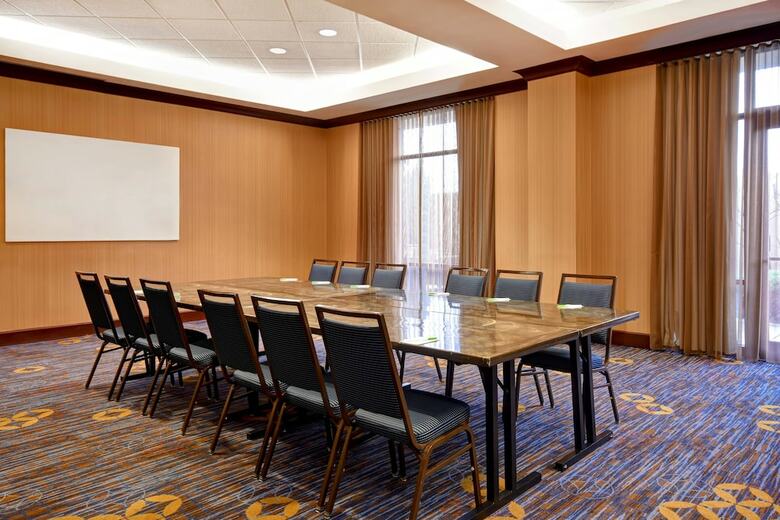 Hotel Courtyard By Marriott Louisville Airport