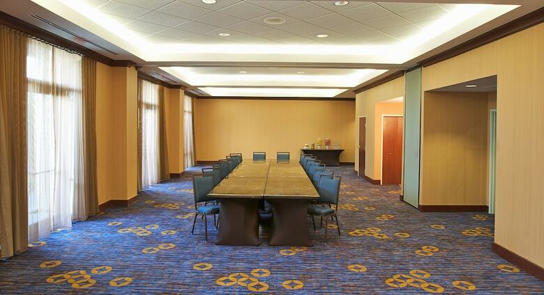 Hotel Courtyard By Marriott Louisville Airport