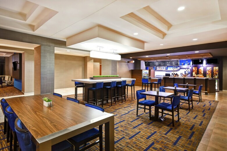 Hotel Courtyard By Marriott Louisville Airport