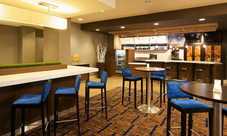 Hotel Courtyard By Marriott Louisville Airport