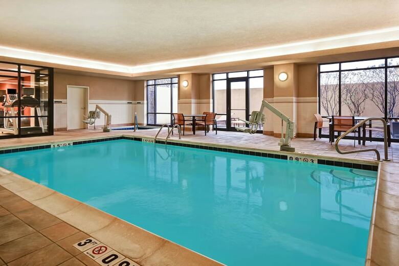 Hotel Courtyard By Marriott Louisville Airport