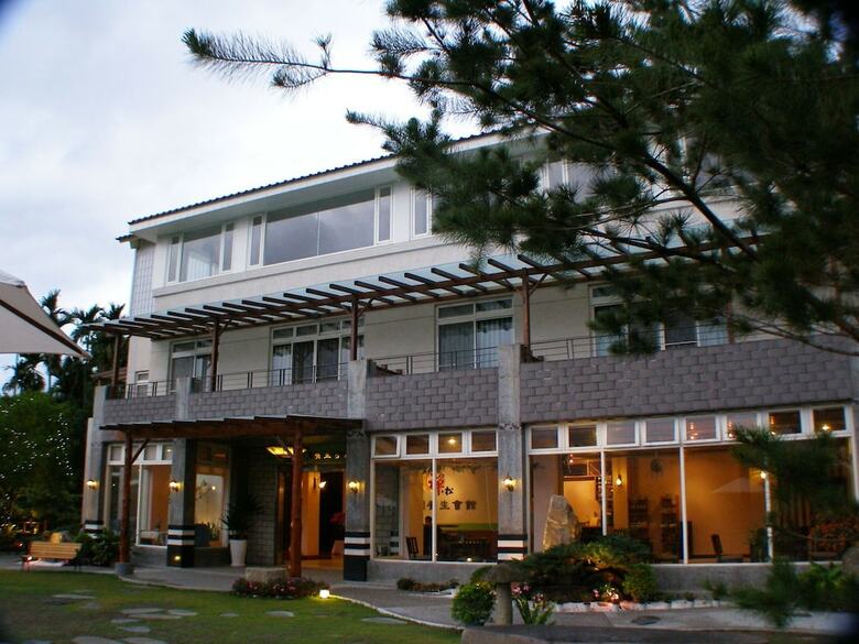Hotel Zen And Pine Resort