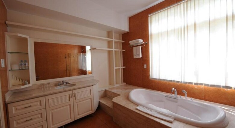 Hotel Toki Saigon Resort & Spa