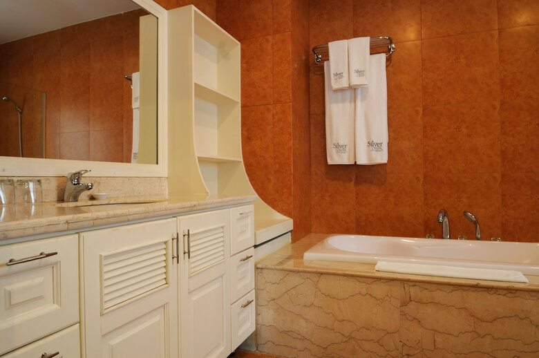 Hotel Toki Saigon Resort & Spa