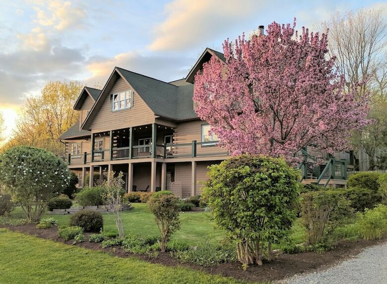 Greenwoods Bed & Breakfast Inn