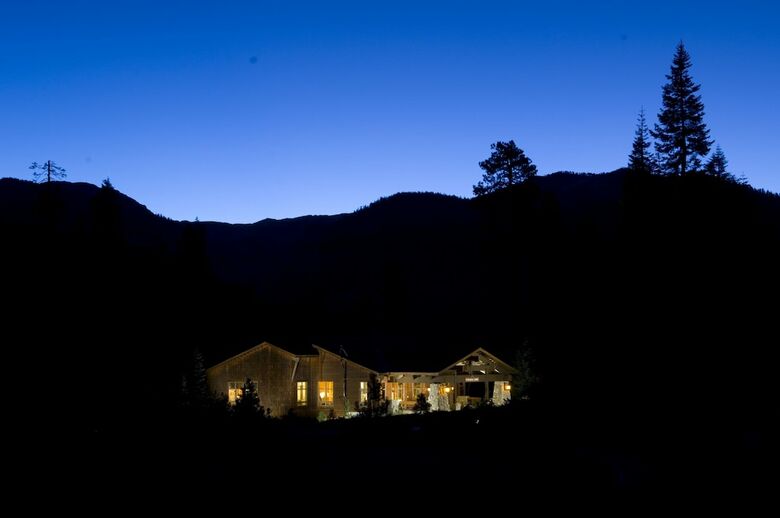Hotel Wuksachi Lodge