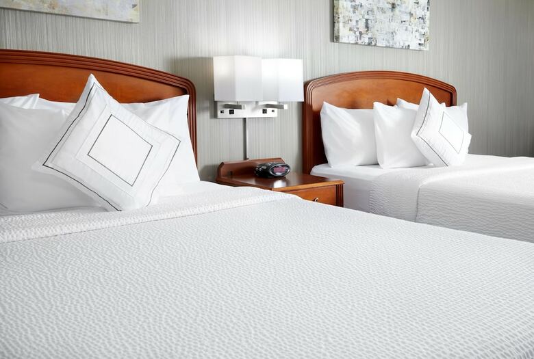 Hotel Courtyard By Marriott Edison Woodbridge