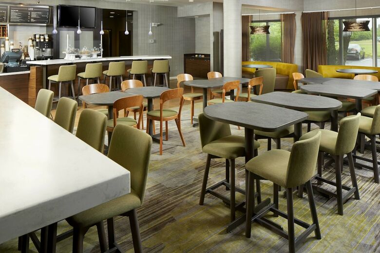 Hotel Courtyard By Marriott Edison Woodbridge