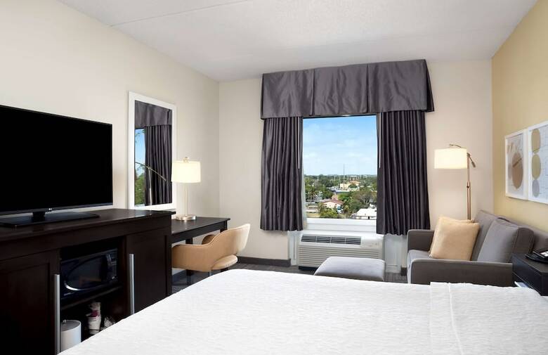 Hotel Hampton Inn By Hilton Hallandale Beach Aventura