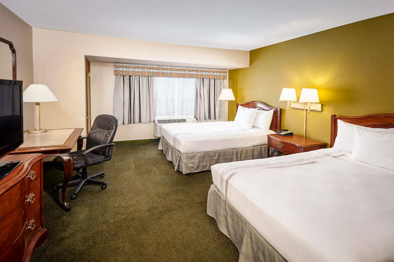 Best Western Plus Hyde Park Chicago Hotel