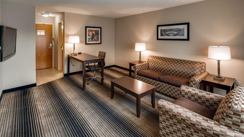 Best Western Plus Hyde Park Chicago Hotel