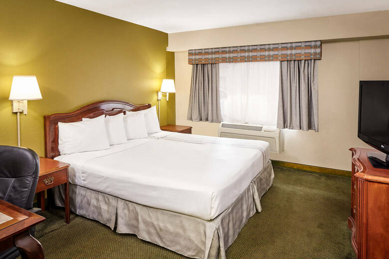 Best Western Plus Hyde Park Chicago Hotel
