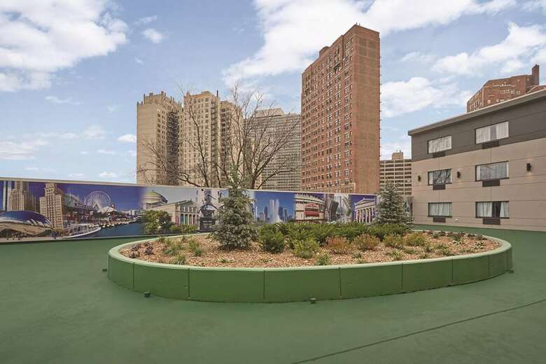 Best Western Plus Hyde Park Chicago Hotel