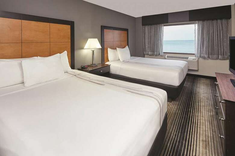 Best Western Plus Hyde Park Chicago Hotel