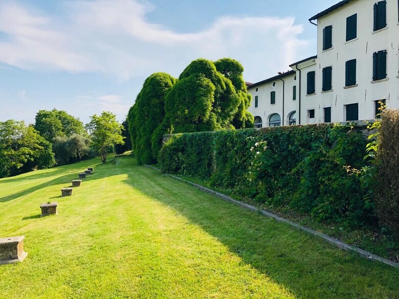 Hotel Villa Policreti