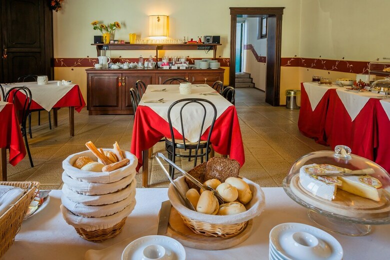 Hotel Villa Policreti