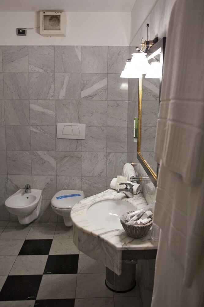 Hotel Villa Policreti