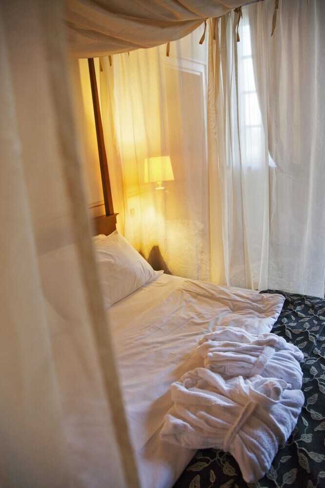 Hotel Villa Policreti