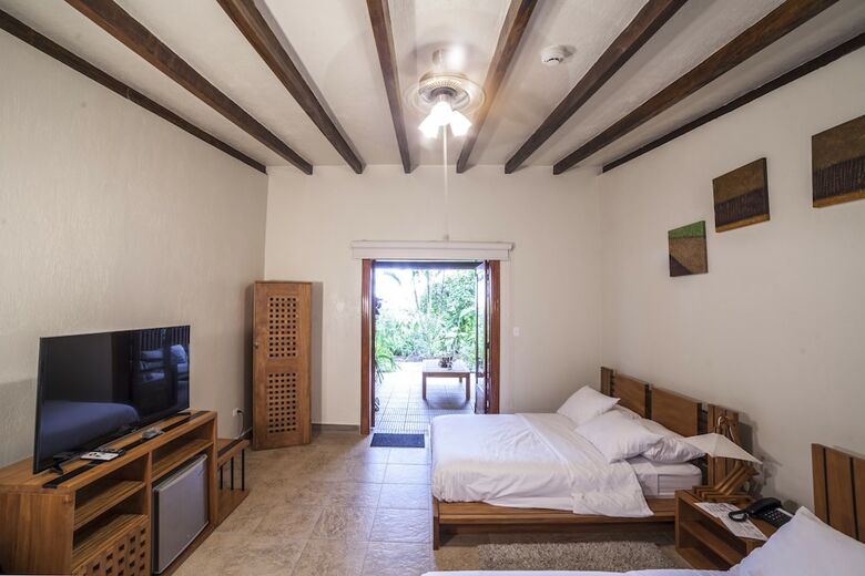 Hotel Kapari Natural Lodge & Spa