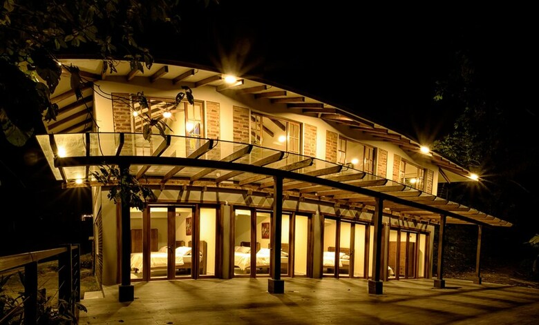 Hotel Kapari Natural Lodge & Spa