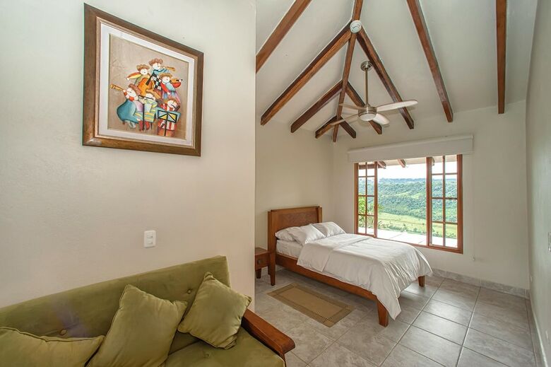 Hotel Kapari Natural Lodge & Spa