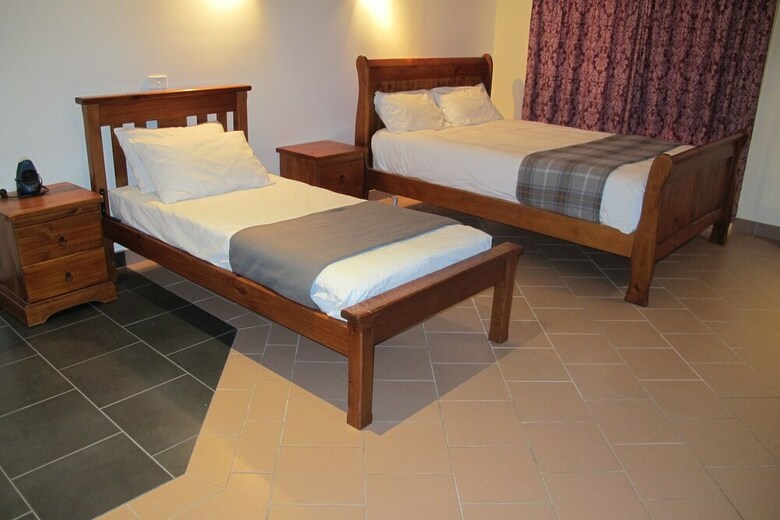 Apartamentos Ebony Quill Cottages