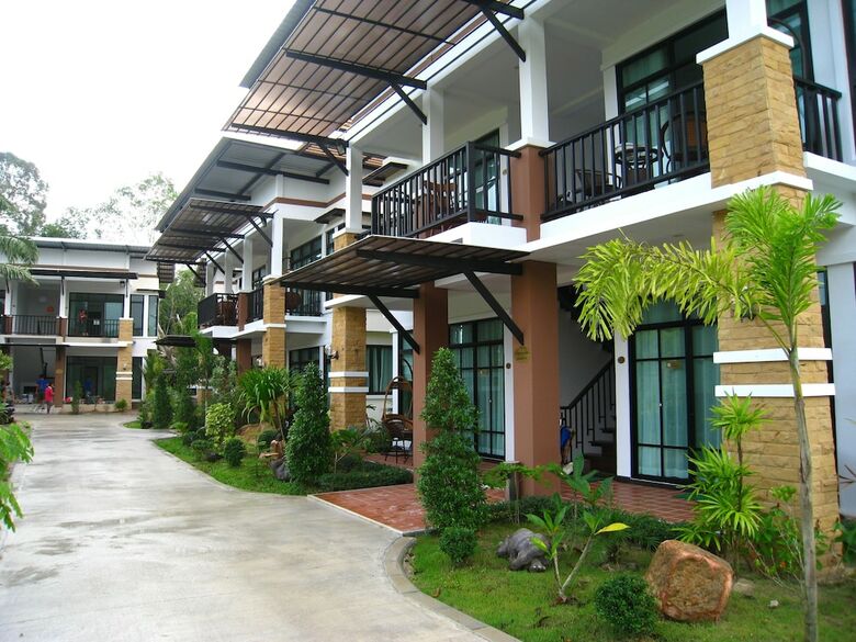 Nattha Waree Hot Spring Resort And Spa