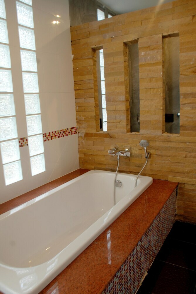 Nattha Waree Hot Spring Resort And Spa