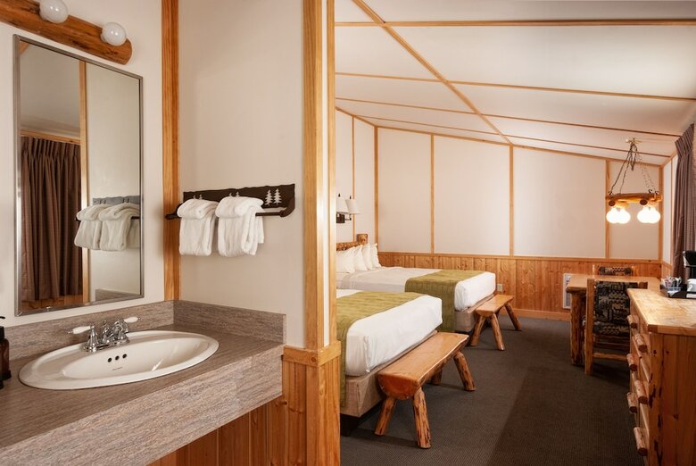 Posada Canyon Lodge & Cabins - Inside The Park