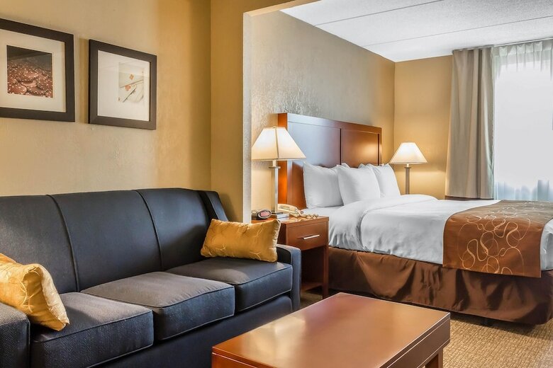 Hotel Comfort Suites Near Casinos