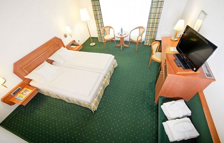 Maifeld Sport- Und Tagungshotel