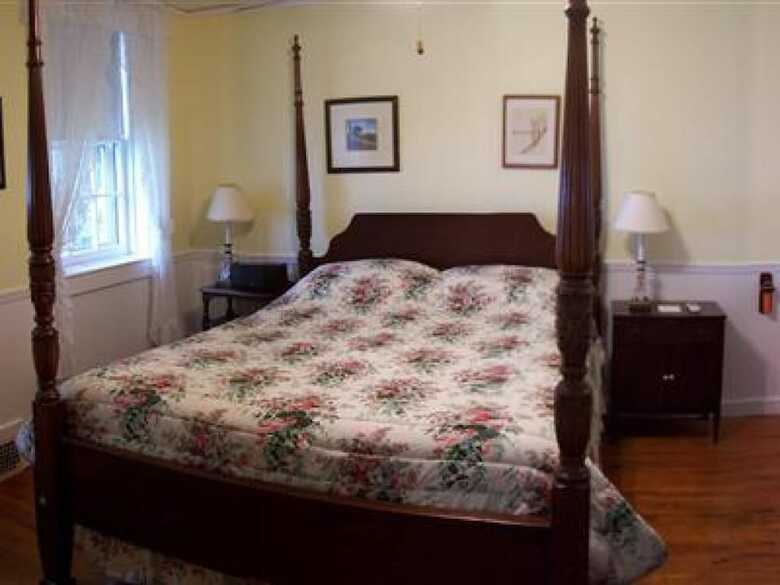 Bed & Breakfast Blackberry River Inn