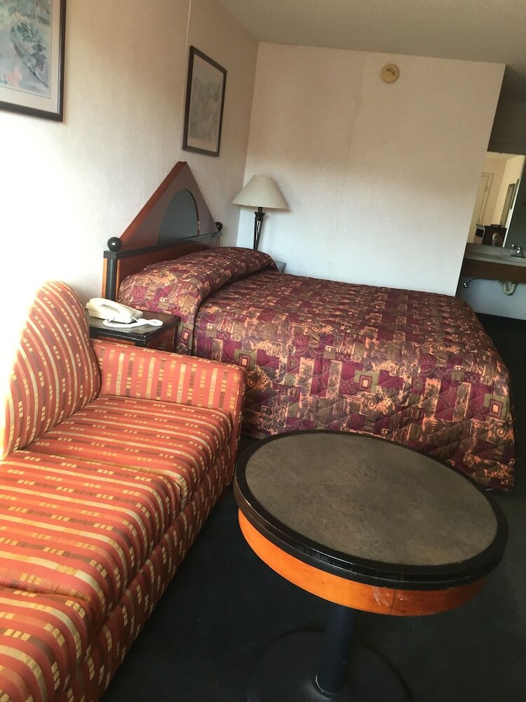 Hotel Suburban Inn