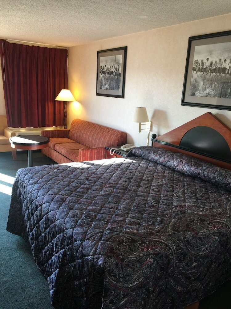 Hotel Suburban Inn
