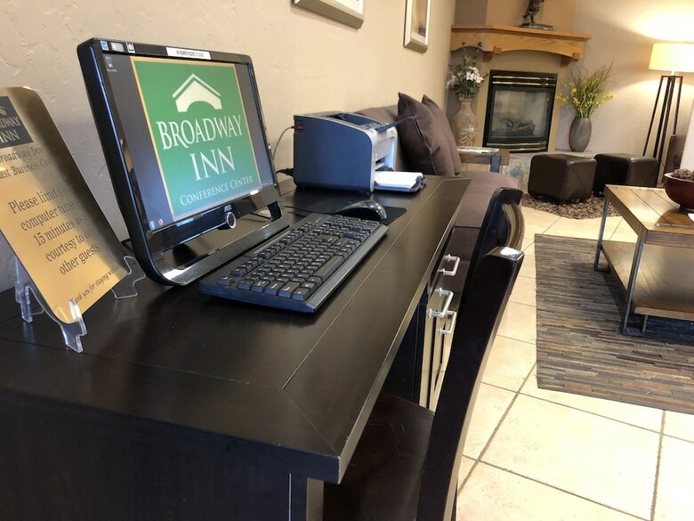 Hotel Broadway Inn Conference Center