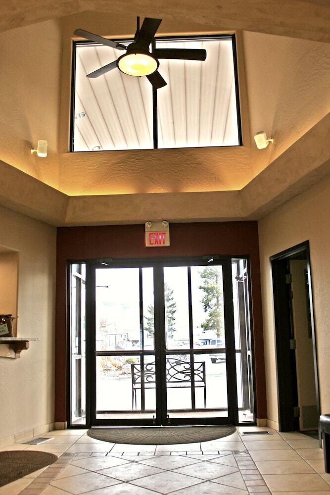 Hotel Broadway Inn Conference Center