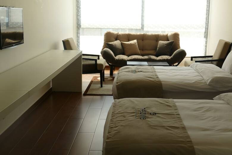Hotel Three Onine Urban House