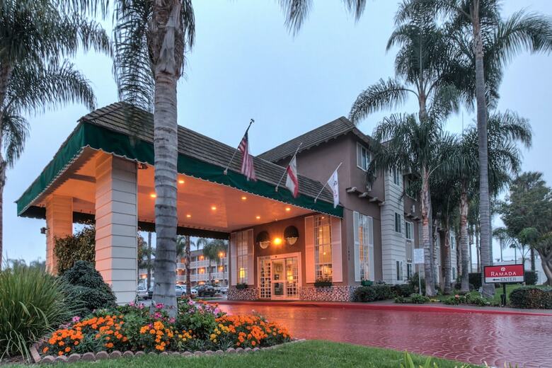 Hotel Ramada By Wyndham Costa Mesa/newport Beach